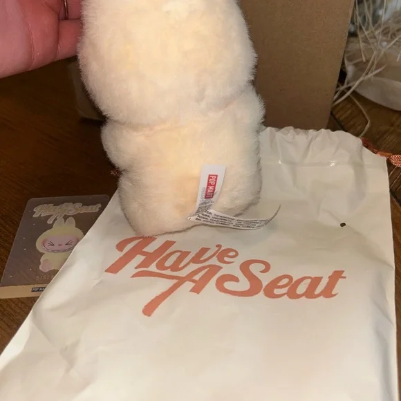 Pop Mart Sisi Labubu Have A Seat Plushie Labubu - Picture 10 of 11